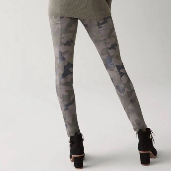 WHBM Camo-Print Runway Leggings - Petite - 2S - Picture 3 of 3